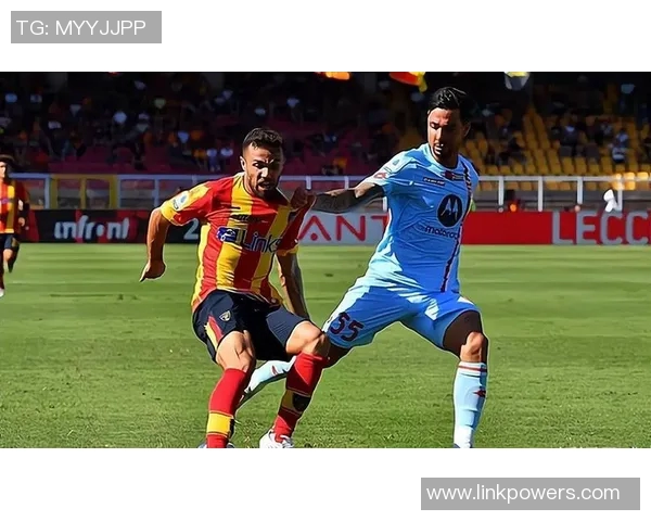 足球明星男女混踢视频展现激情与合作的完美结合引发热议